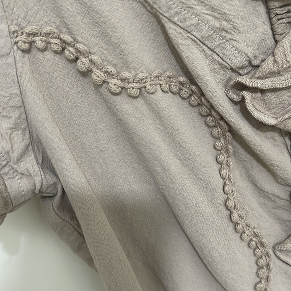 1x Gretty Zueger button up top - Picture 4 of 7